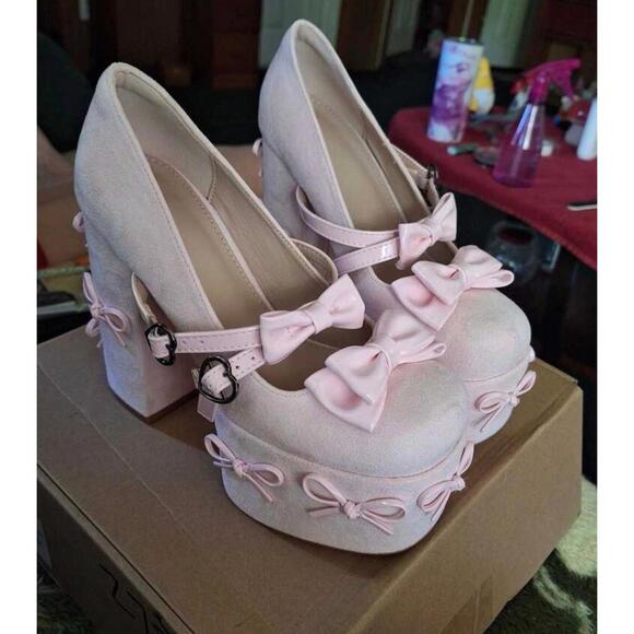 Shoes - Mary Jane platform heels